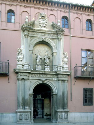 Portada del Real Colegio Mayor
